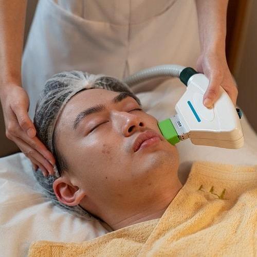 men facial  salon